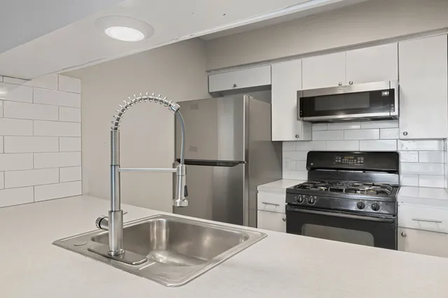 $1,050 | 5005 Manor Road, Unit 232, Austin, TX 78723