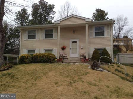 13109 Haddock Road Woodbridge, VA 22193 - Photo 1 of 14 Exterior (Front)