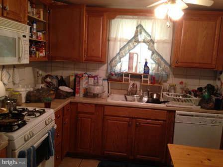 13109 Haddock Road Woodbridge, VA 22193 - Photo 3 of 14 Kitchen