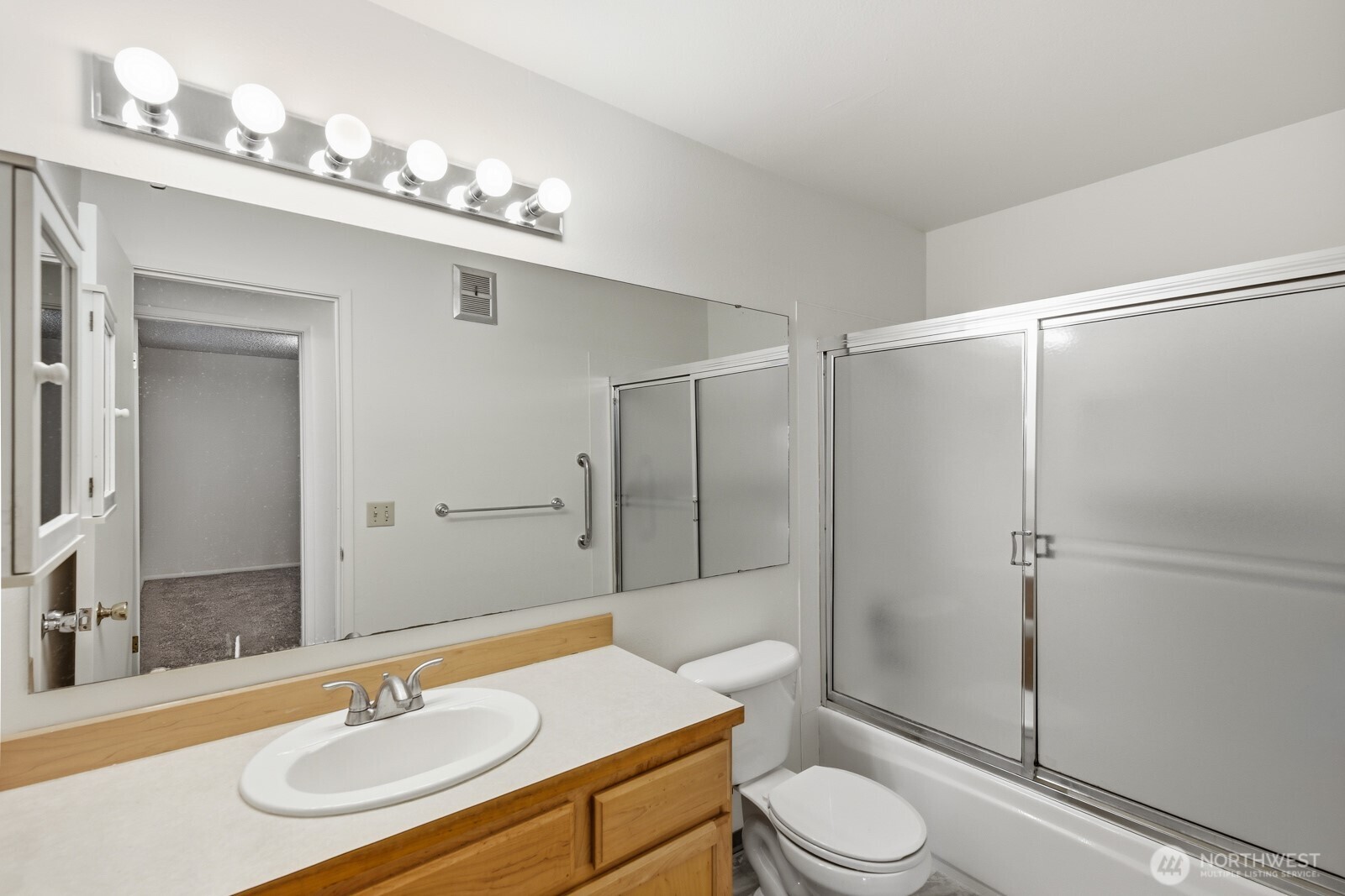 335 Heather Road, Unit 202 Everett, WA 98203 - Photo 29 of 31