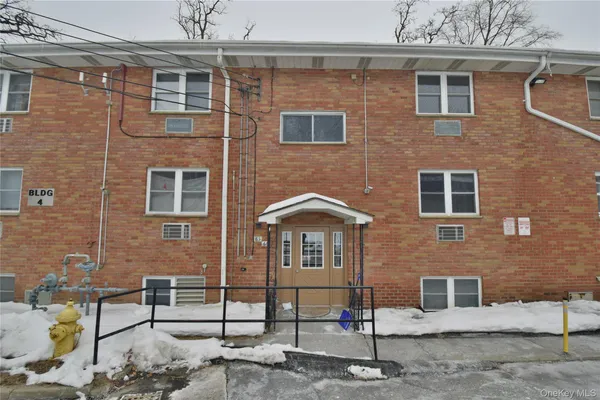$1,700 | 51 Leroy Place, Newburgh, NY 12550