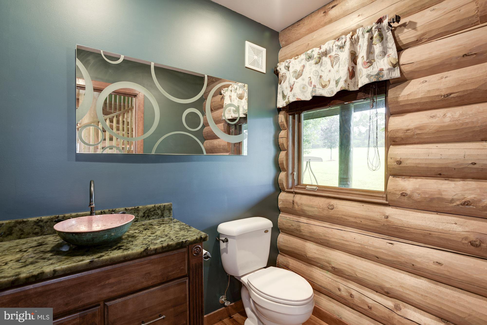 18651 Canby Road Leesburg, VA 20175 - Photo 30 of 68 Half Bathroom