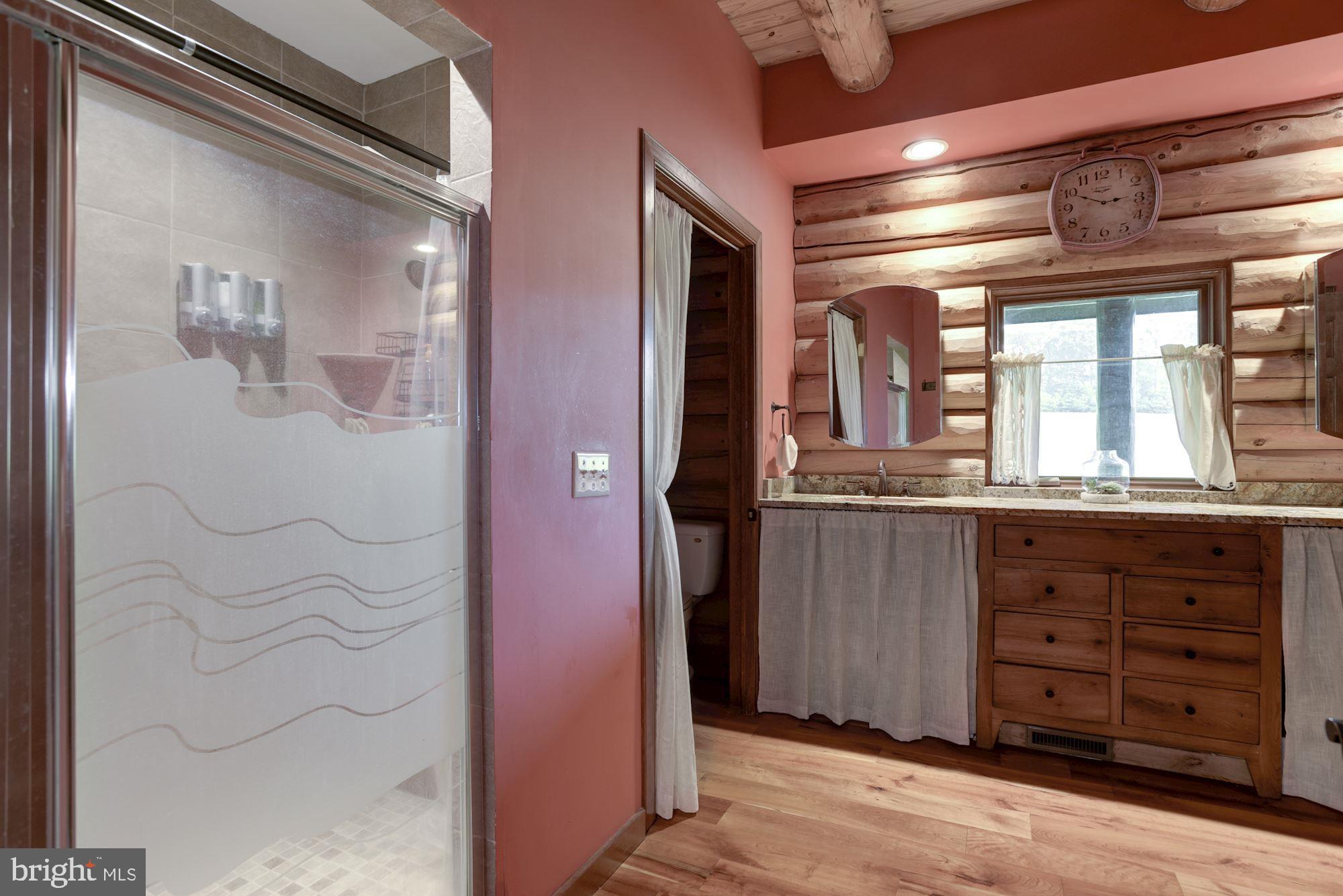 18651 Canby Road Leesburg, VA 20175 - Photo 33 of 68 Master bathroom