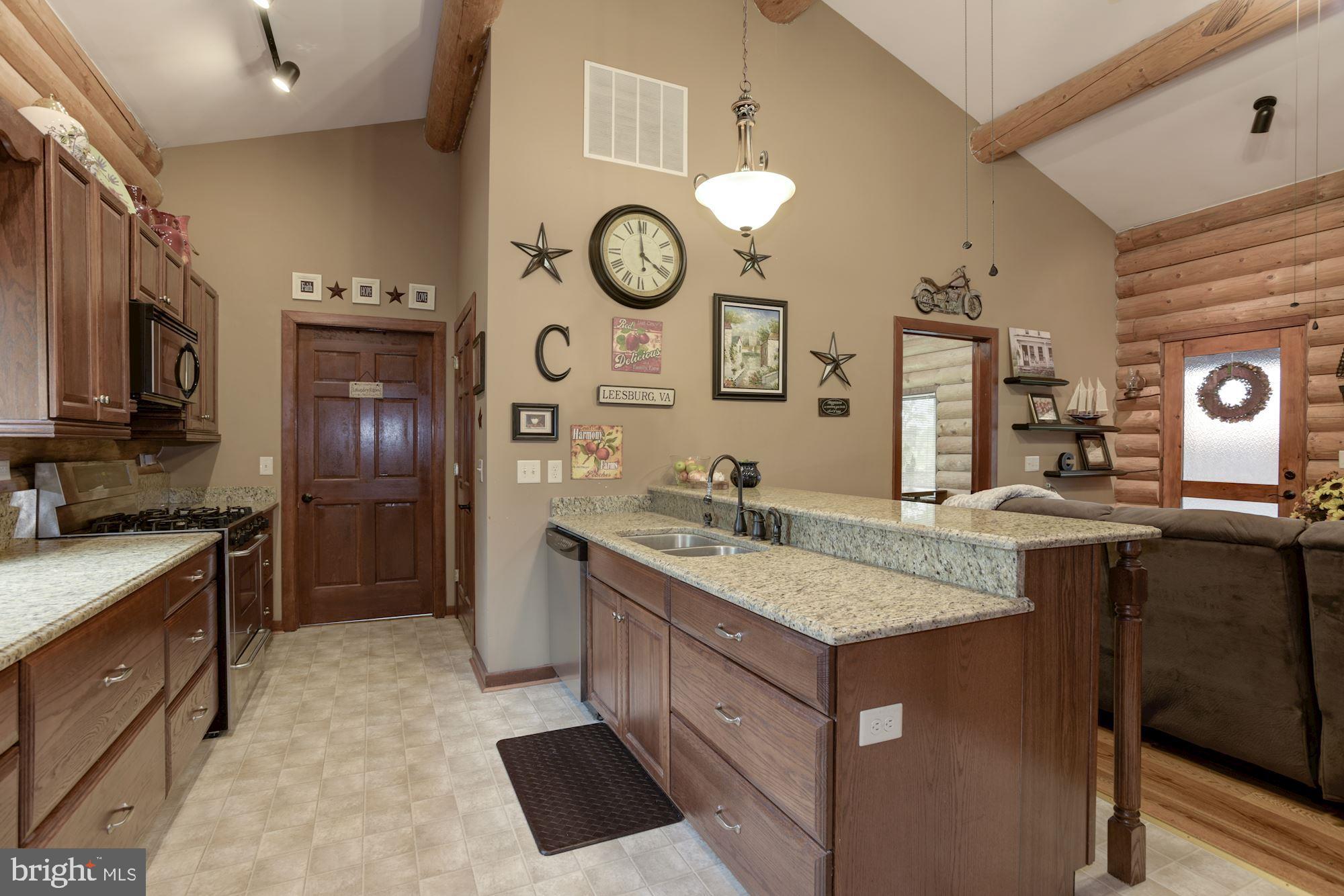 18651 Canby Road Leesburg, VA 20175 - Photo 40 of 68 In-law suite kitchen