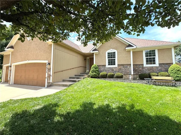 $490,000 | 10658 South Emerald Street, Olathe, KS 66061