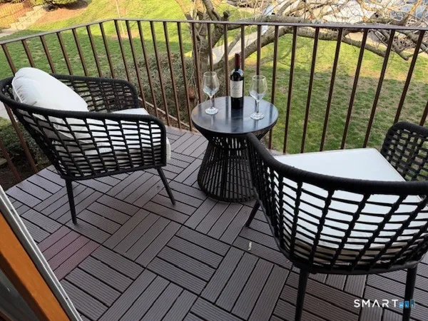 $2,500 | 127 Kennedy Drive, Unit 127, Bridgeport, CT 06606