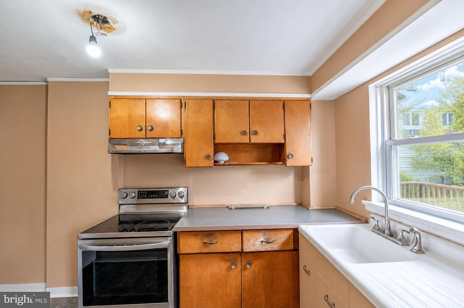 9 David Road Bridgeport, PA 19406 - Photo 11 of 28 Kitchen