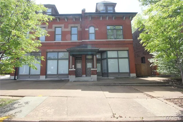 $1,400 | 3904 Shenandoah Avenue, St. Louis, MO 63110