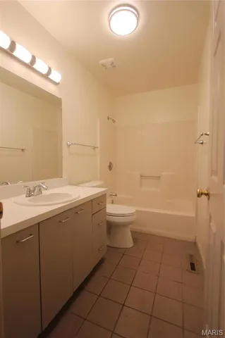 $1,400 | 3904 Shenandoah Avenue, St. Louis, MO 63110