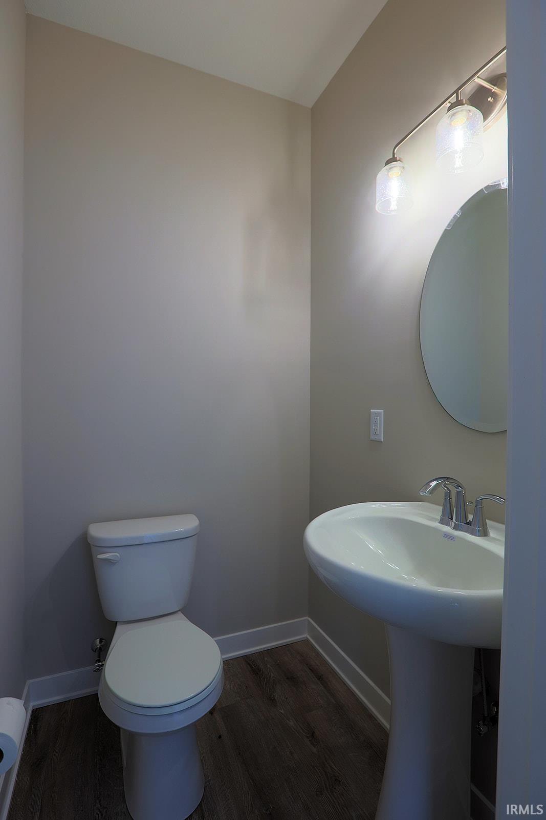 838 Lavina Street Fort Wayne, IN 46802 - Photo 2 of 30