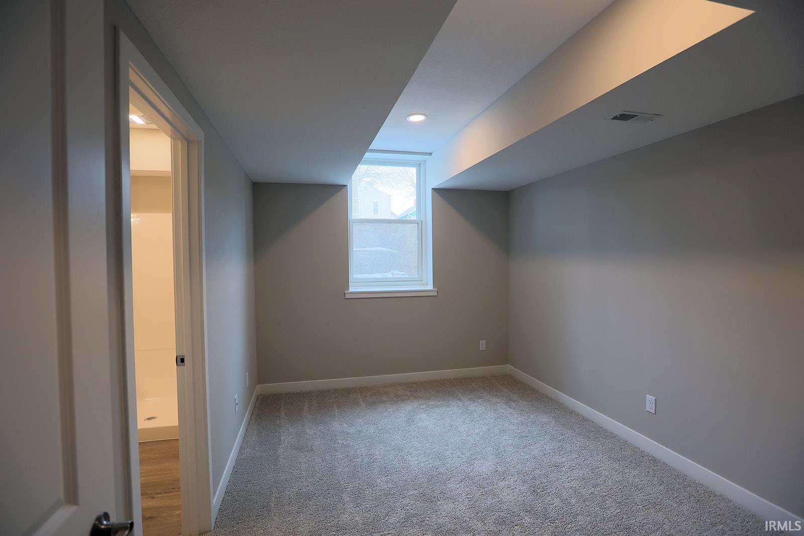 838 Lavina Street Fort Wayne, IN 46802 - Photo 3 of 30