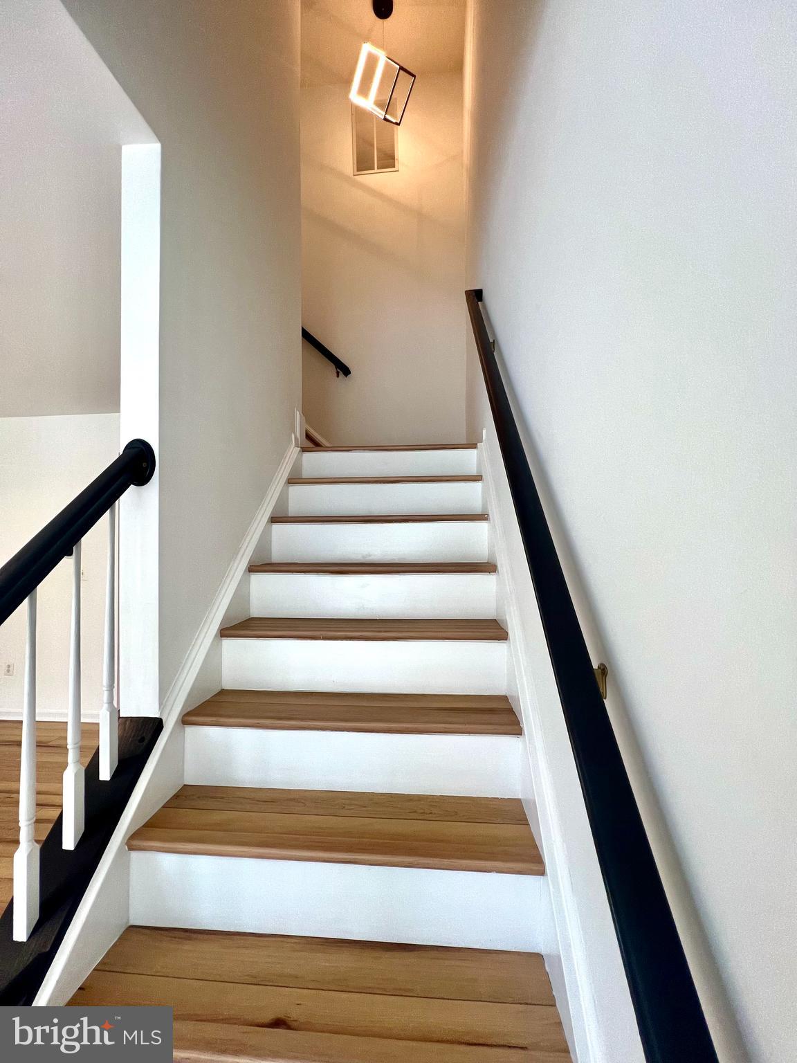 6688 Roderick Loop Gainesville, VA 20155 - Photo 16 of 40 a view of entryway