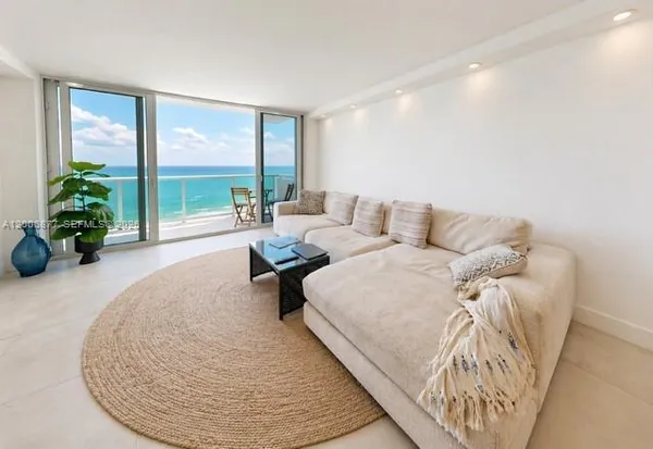 $4,700 | 3140 South Ocean Drive, Unit 1205, Hallandale Beach, FL 33009