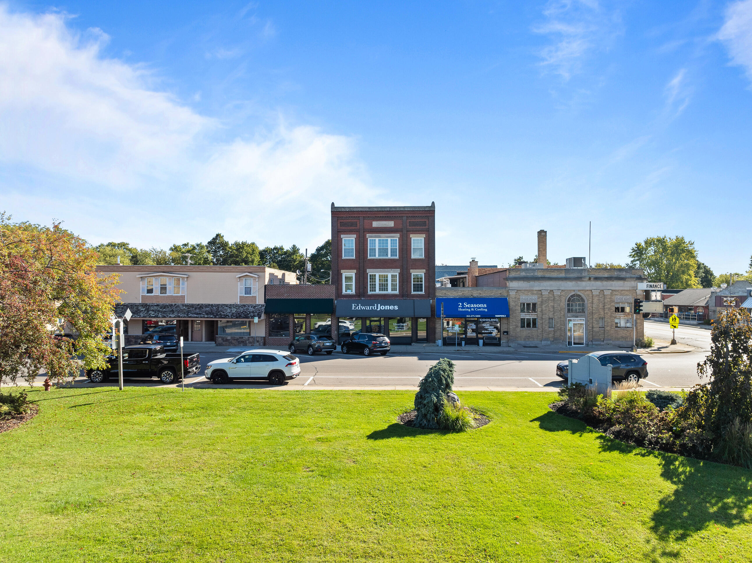 106 North Main Street, Unit 2 Walworth, WI 53184 - Photo 2 of 40 106 N Main Street
