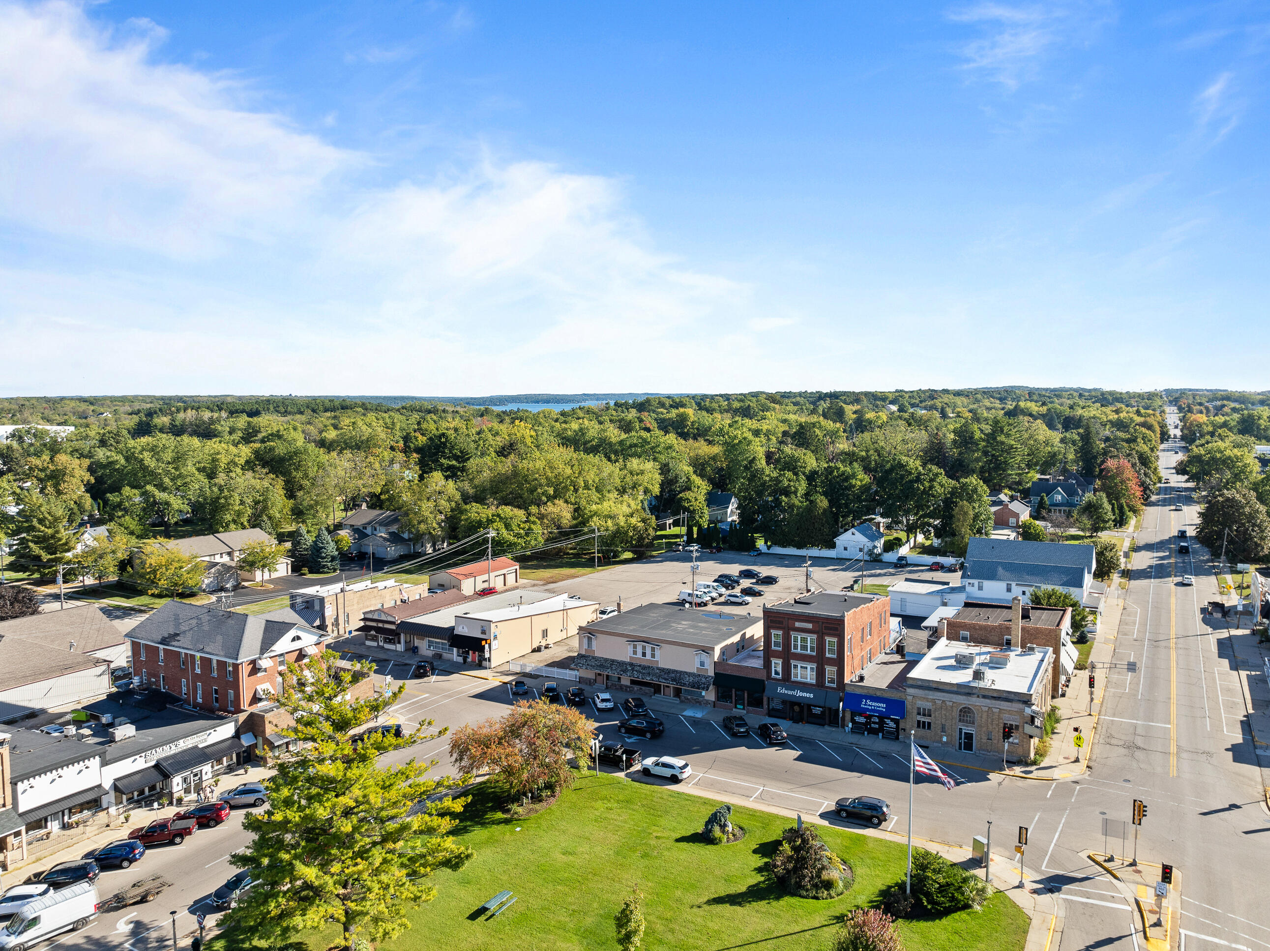 106 North Main Street, Unit 2 Walworth, WI 53184 - Photo 5 of 40 106 N Main St- Apartment 3-48