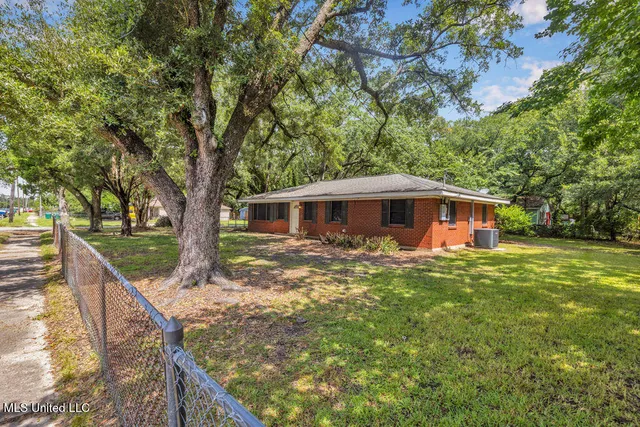 $1,550 | 2126 31st Street, Gulfport, MS 39501