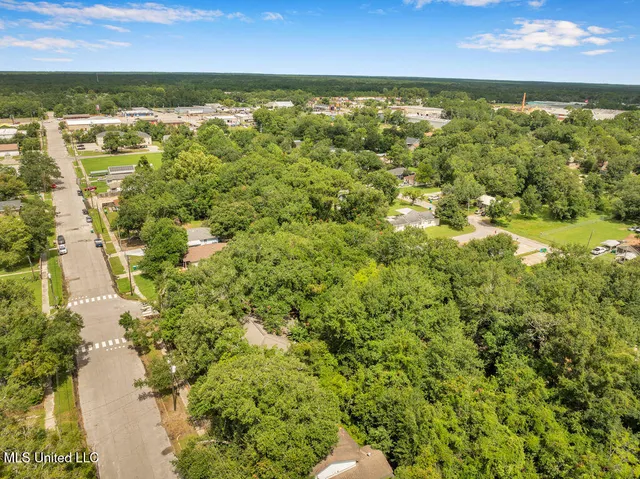 $1,550 | 2126 31st Street, Gulfport, MS 39501