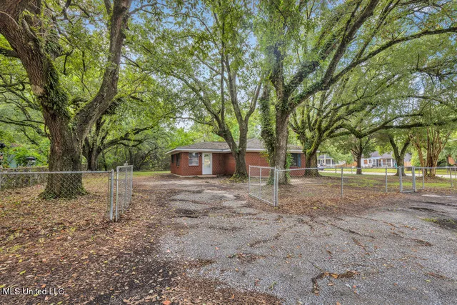 $1,550 | 2126 31st Street, Gulfport, MS 39501