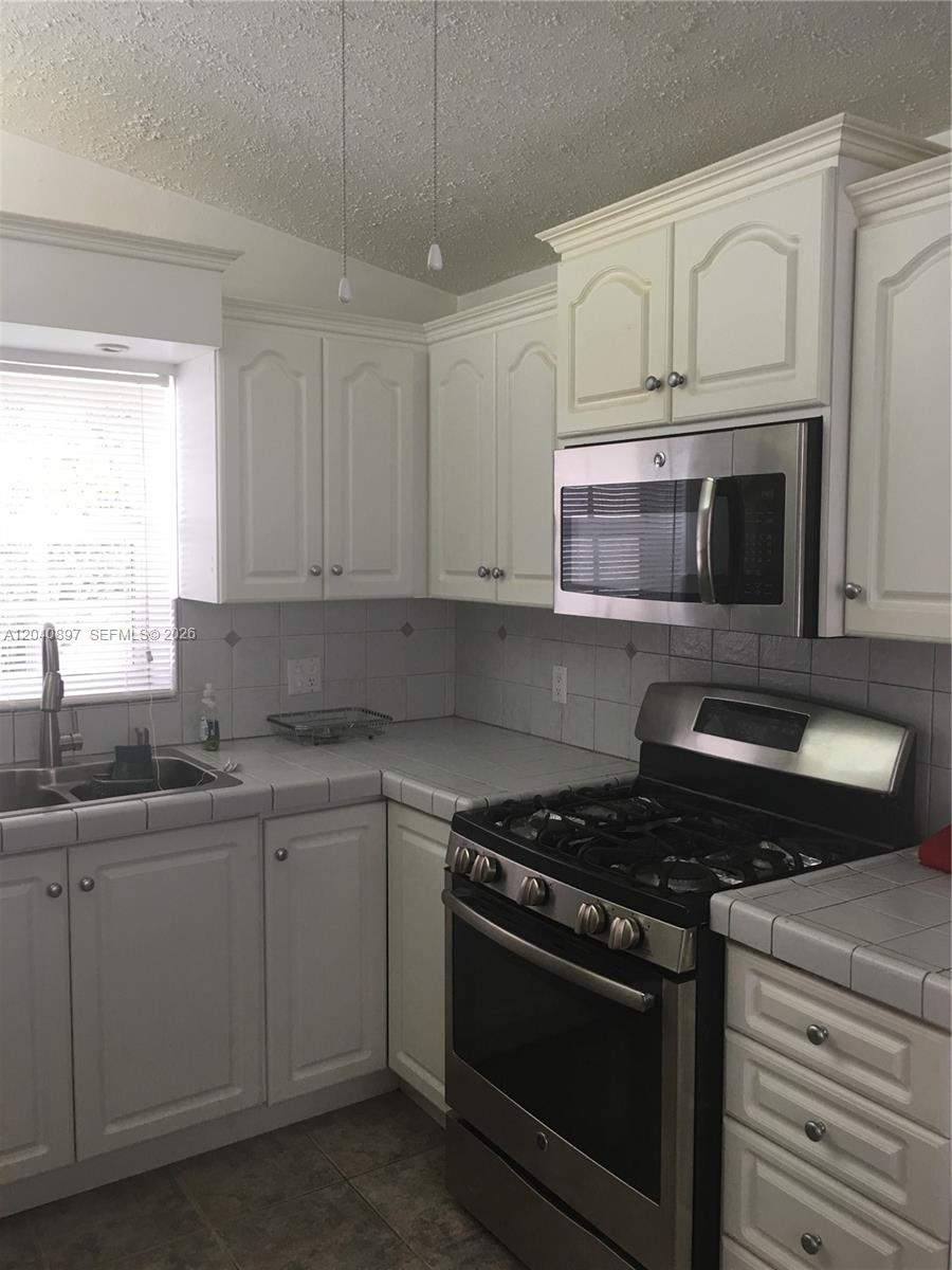 7900 Southwest 22nd Street Miami, FL 33155 - Photo 8 of 9