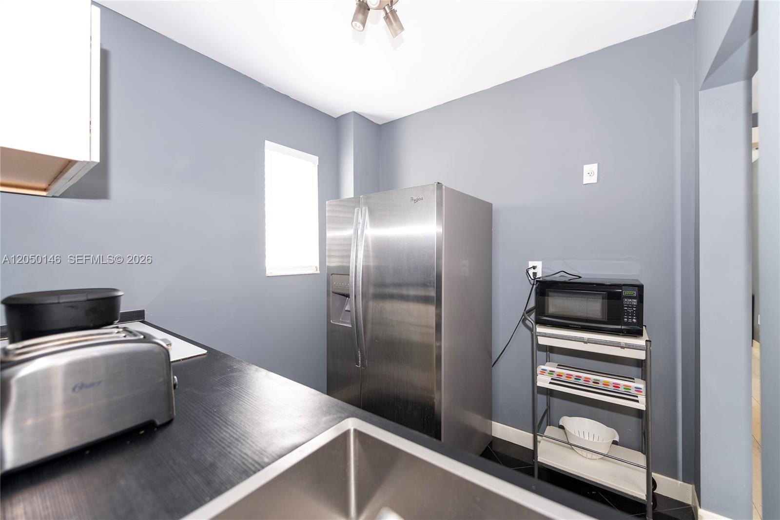 550 Michigan Avenue, Unit 2 Miami Beach, FL 33139 - Photo 3 of 7