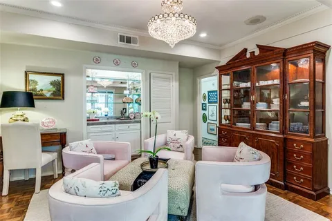$325,000 | 4312 Bellaire Drive South, Unit 204, Fort Worth, TX 76109