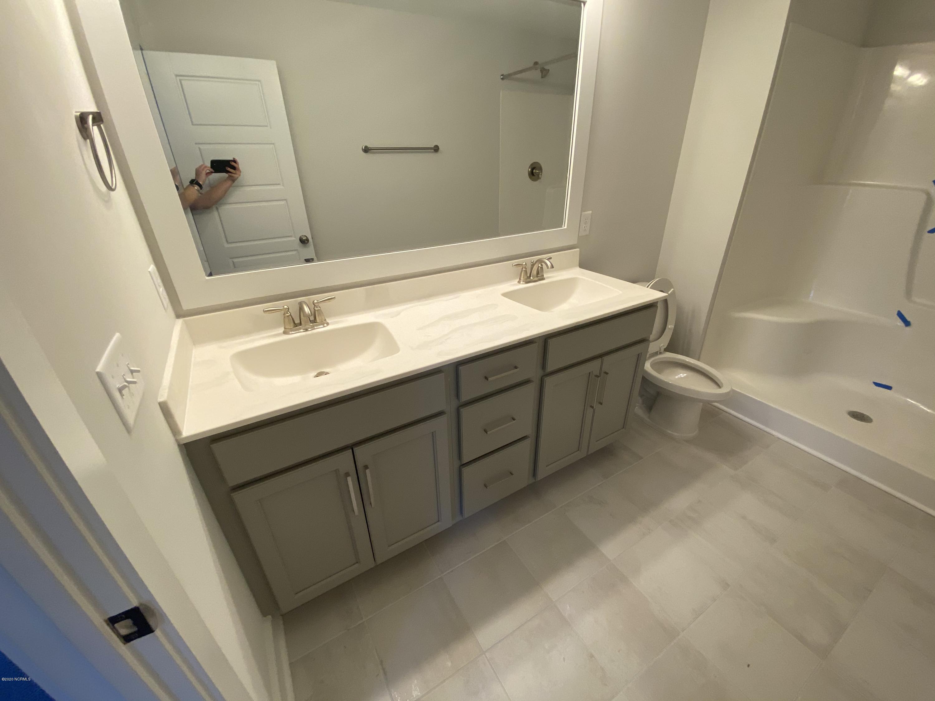 108 Aspen Road Hampstead, NC 28443 - Photo 11 of 24 Master Bathroom