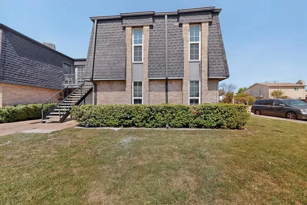 $2,400 | 3675 Rickshaw Drive, Unit 3671, Dallas, TX 75229