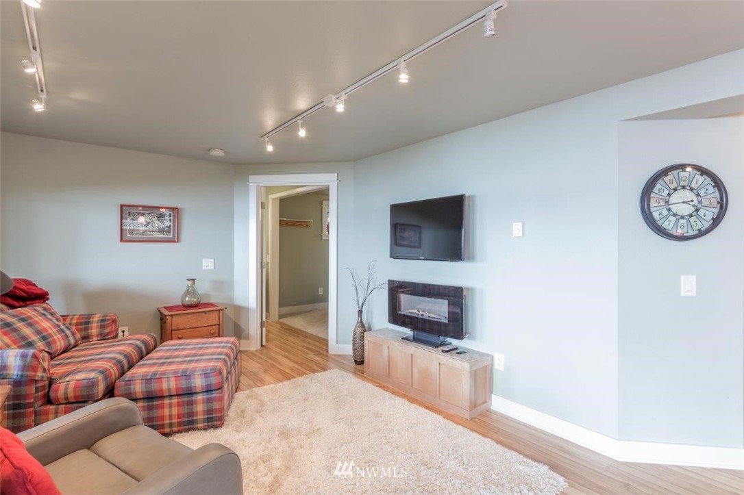 321 Pleasant Harbor Road Brinnon, WA 98320 - Photo 22 of 25 Gallery Image 22
