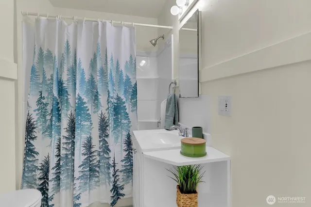 $429,950 | 6611 Commercial Avenue, Unit 3, Everett, WA 98203