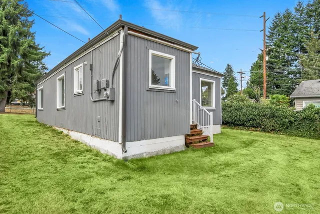 $429,950 | 6611 Commercial Avenue, Unit 3, Everett, WA 98203