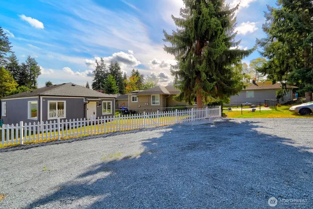 $429,950 | 6611 Commercial Avenue, Unit 3, Everett, WA 98203