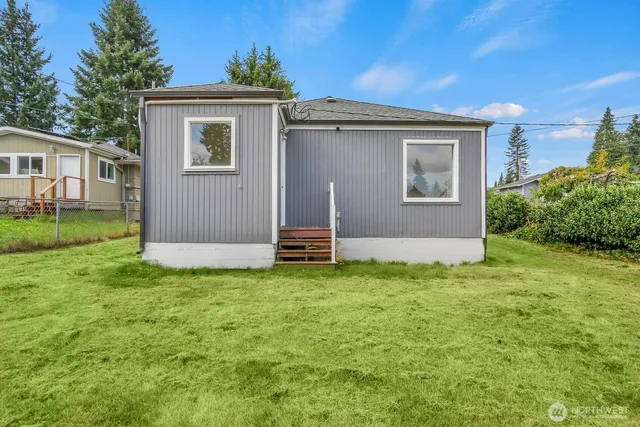 $429,950 | 6611 Commercial Avenue, Unit 3, Everett, WA 98203