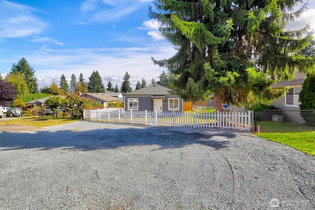 $429,950 | 6611 Commercial Avenue, Unit 3, Everett, WA 98203