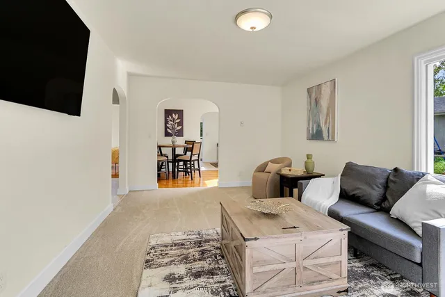 $429,950 | 6611 Commercial Avenue, Unit 3, Everett, WA 98203