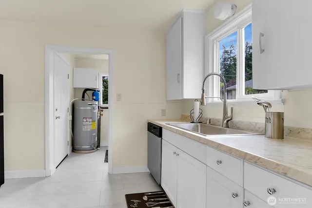 $429,950 | 6611 Commercial Avenue, Unit 3, Everett, WA 98203