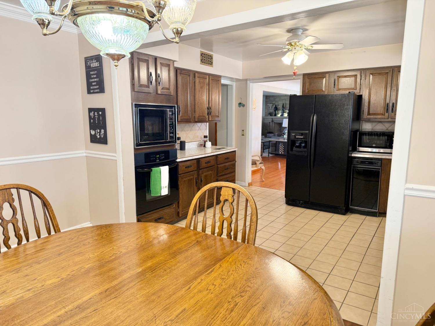 4911 North Bend Road Cincinnati, OH 45211 - Photo 5 of 29
