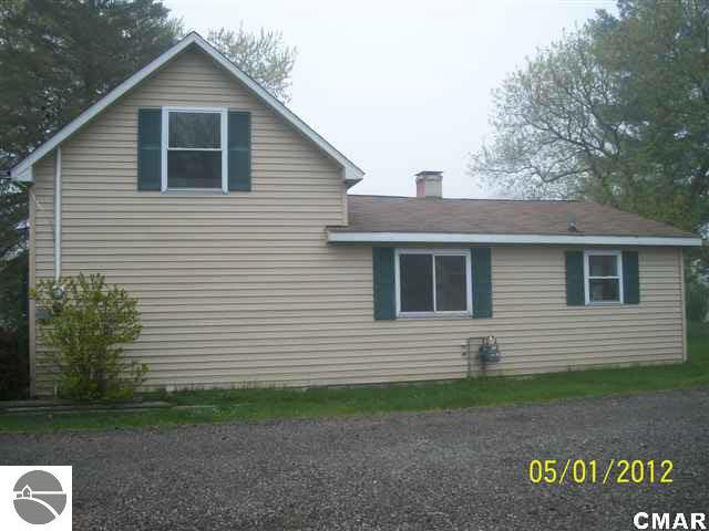 6315 West Airline Road Weidman, MI 48893 - Photo 9 of 10 1767196-8.JPG