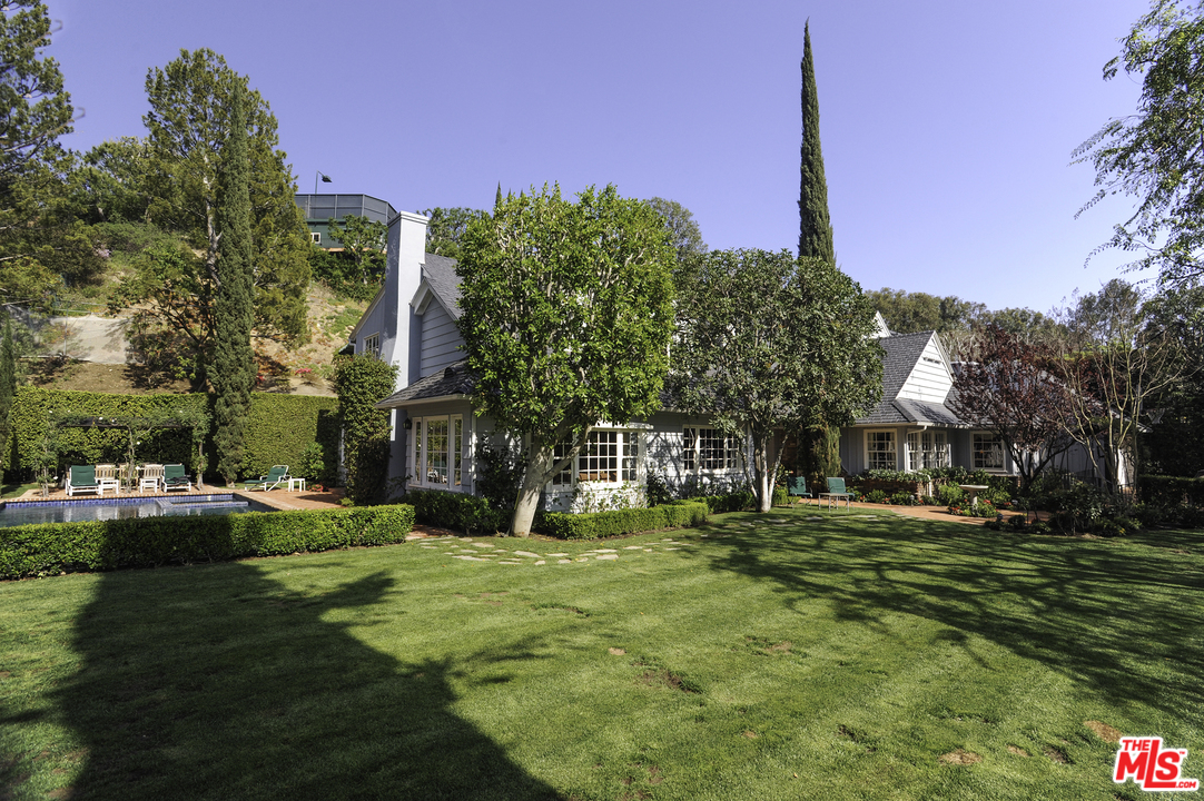 2826 Roscomare Road Los Angeles, CA 90077 - Photo 1 of 28