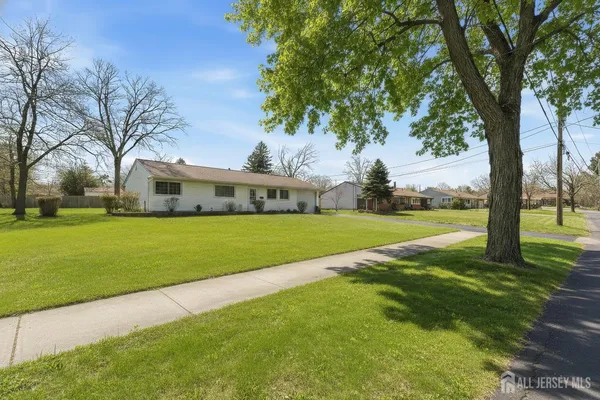 a view of house with garden space