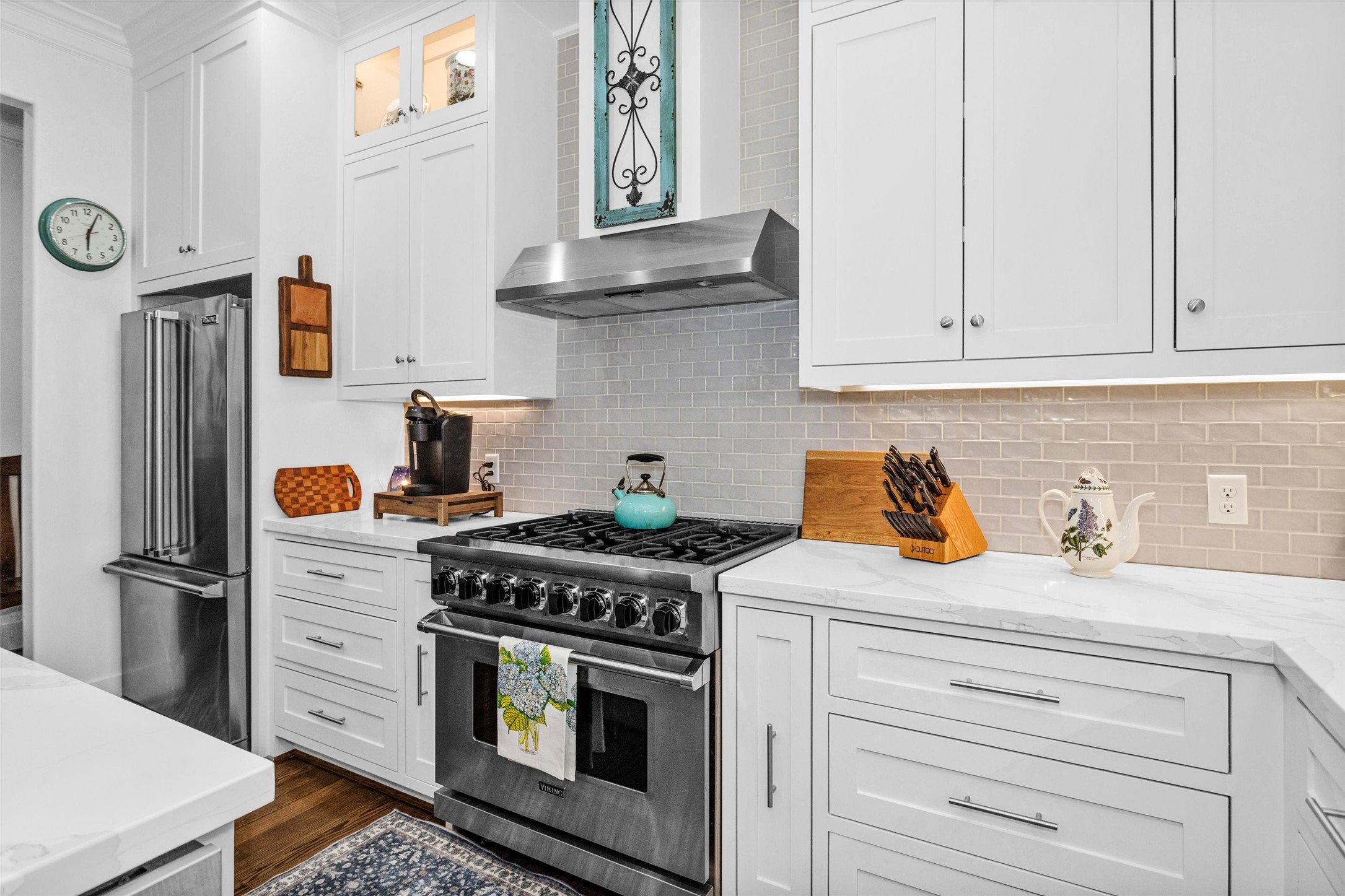1202 Walton Street Houston, TX 77009 - Photo 10 of 32 Top of the line appliances