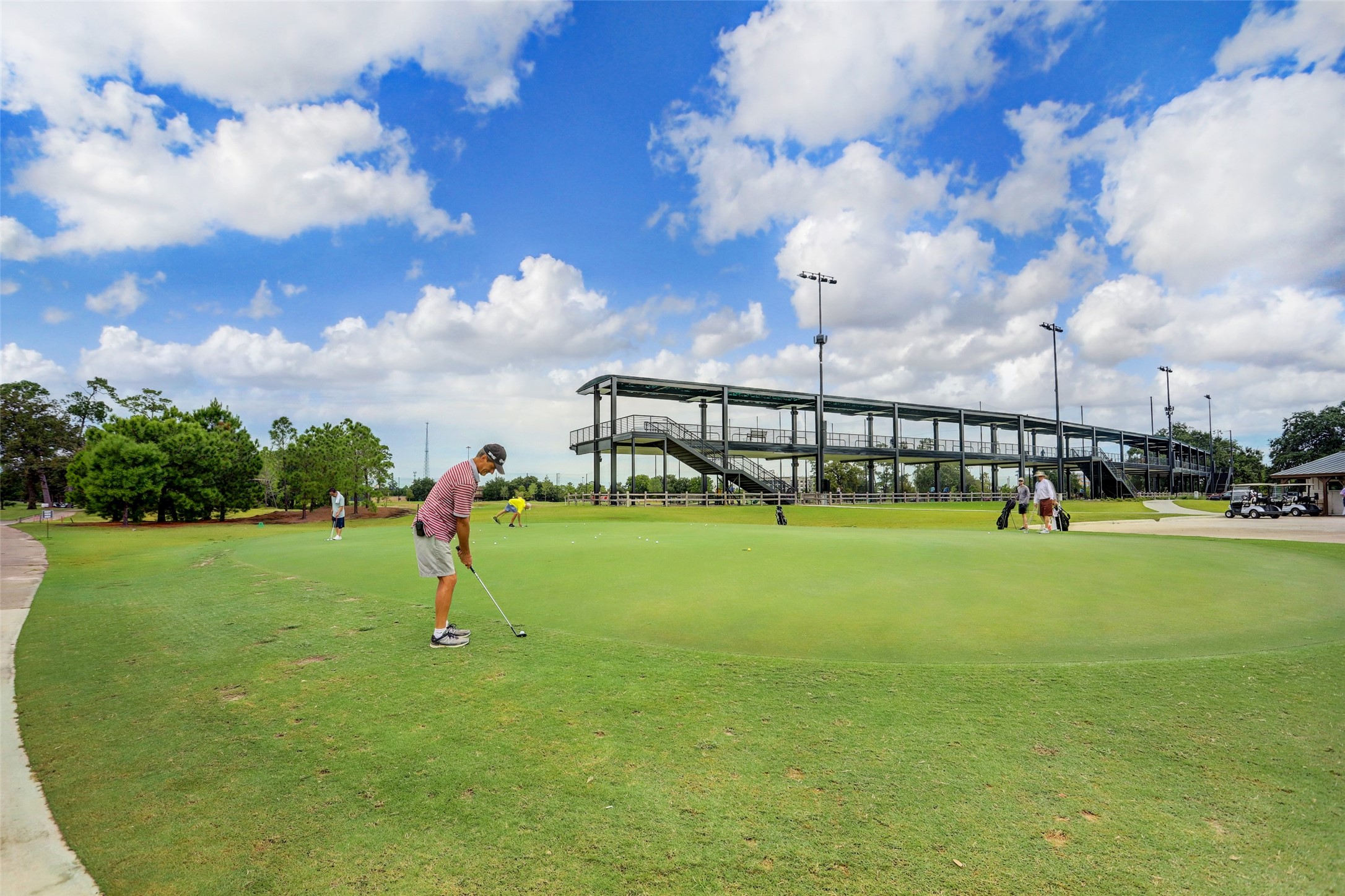 902 Roy Street Houston, TX 77007 - Photo 34 of 50 a view of building with outdoor space