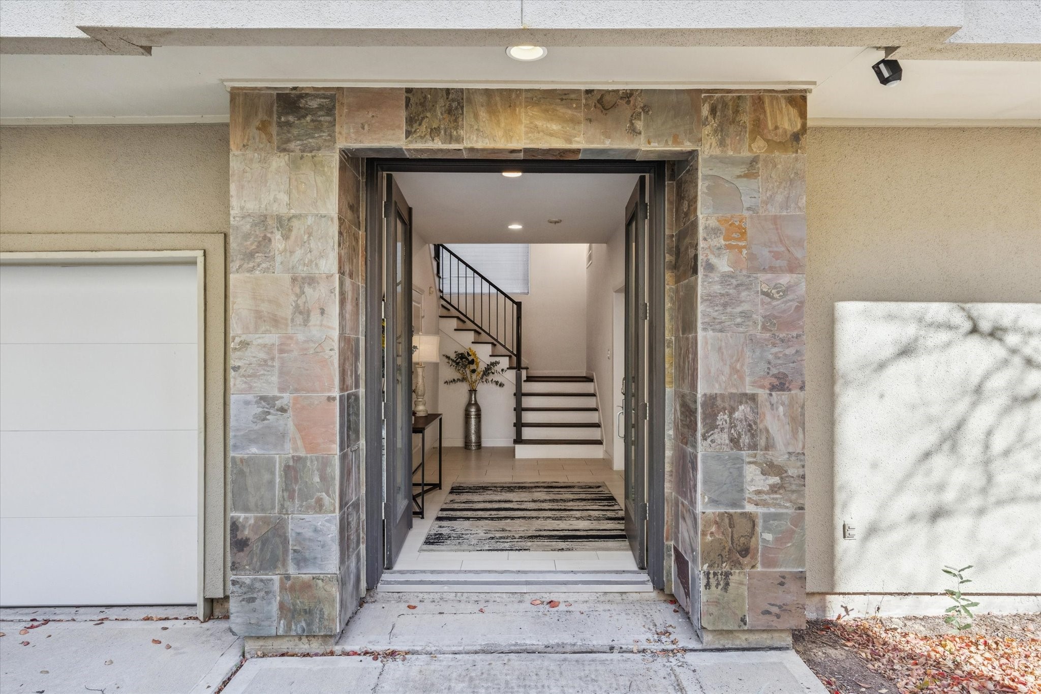 902 Roy Street Houston, TX 77007 - Photo 6 of 50 a view of a entryway door of the house