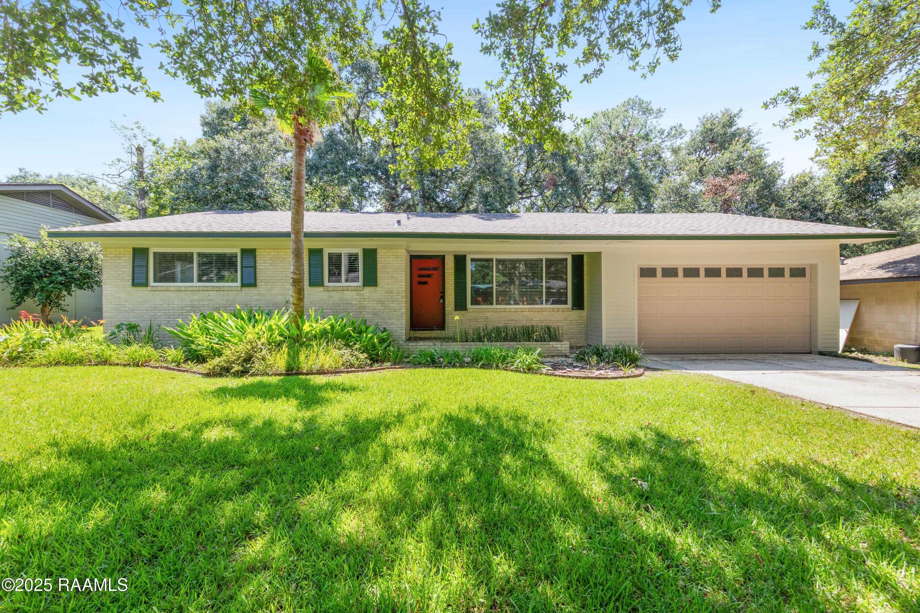 114 Homas Road Lafayette, LA 70501 - Photo 1 of 31 114Homas-3