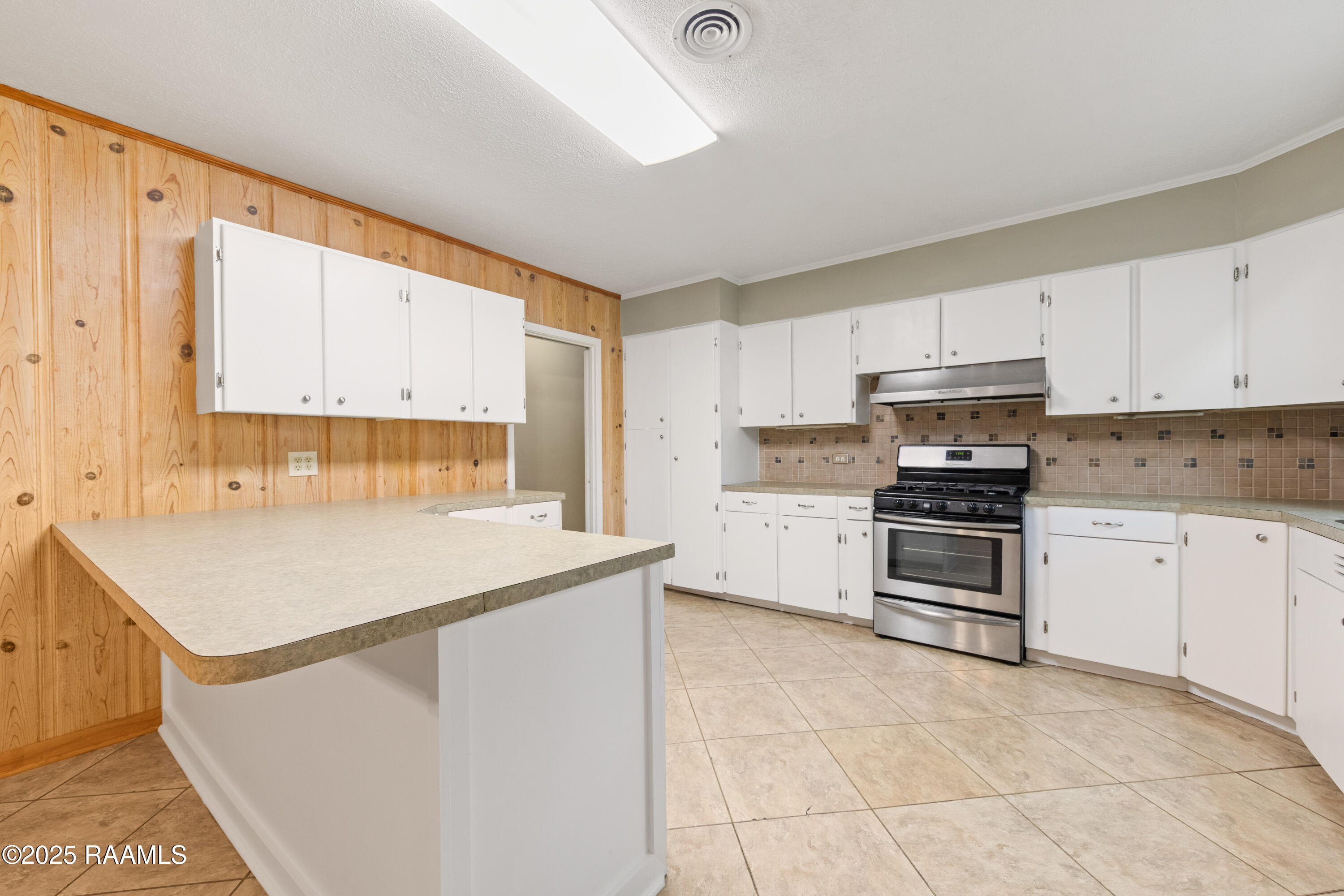 114 Homas Road Lafayette, LA 70501 - Photo 11 of 31 114Homas-36