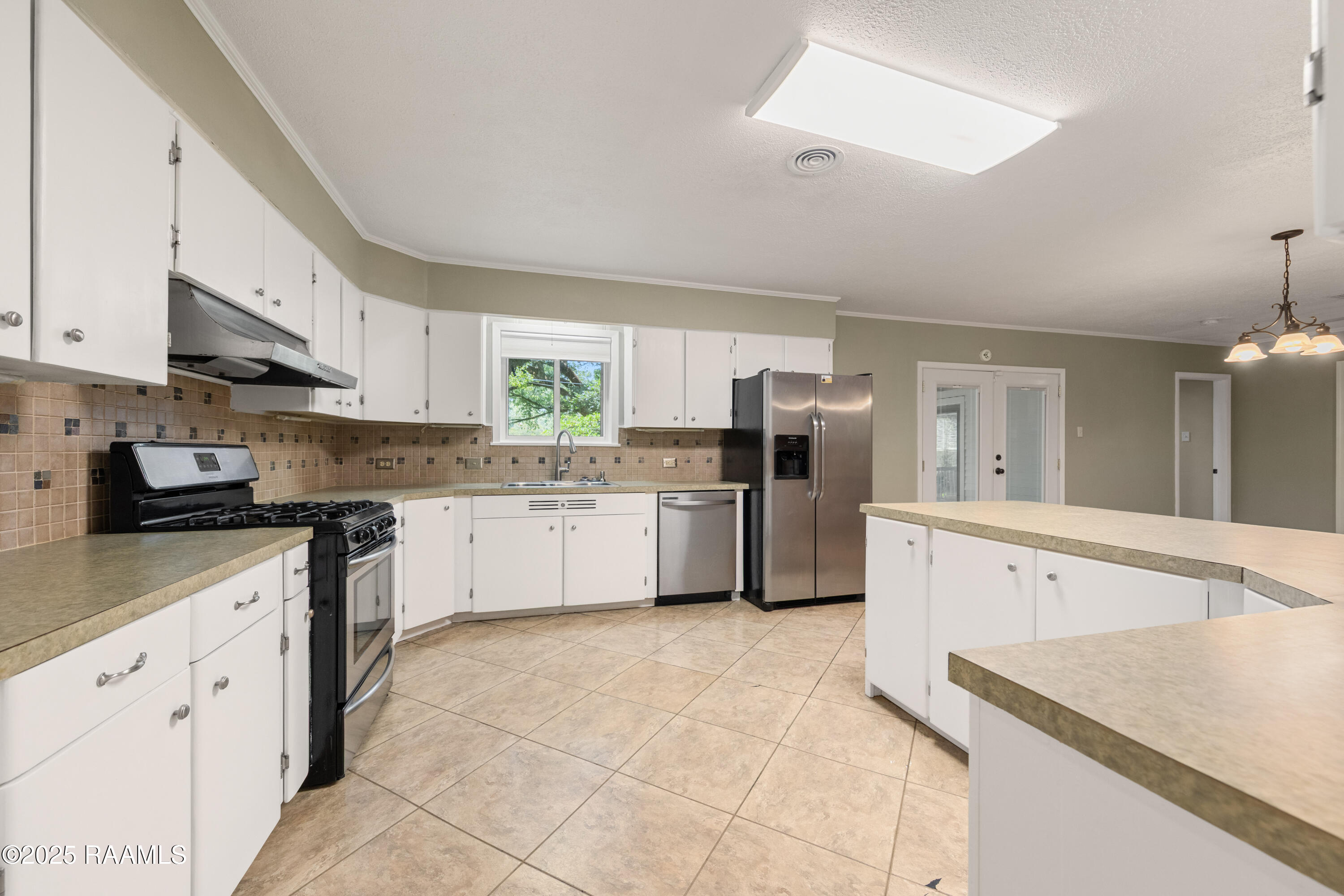 114 Homas Road Lafayette, LA 70501 - Photo 13 of 31 114Homas-42
