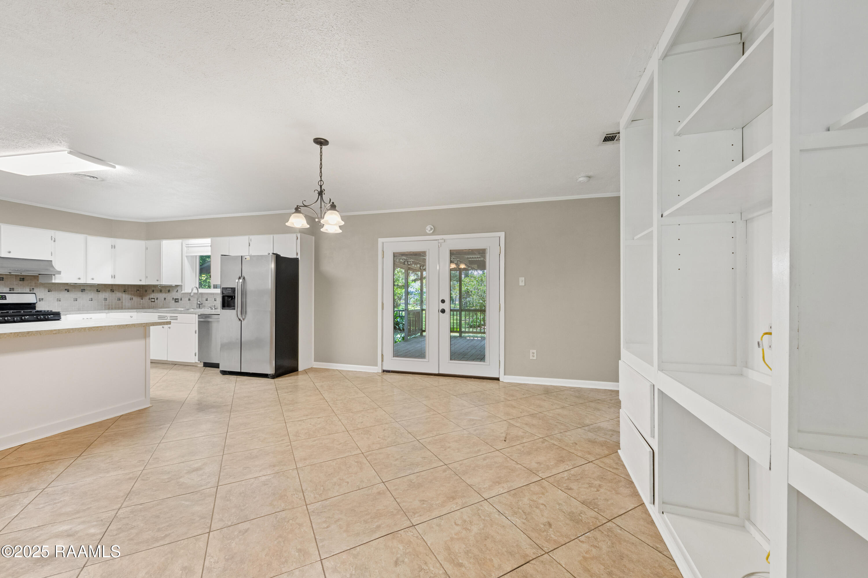 114 Homas Road Lafayette, LA 70501 - Photo 8 of 31 114Homas-27