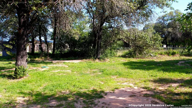$260,000 | 336 County Road 6846, Lytle, TX 78052