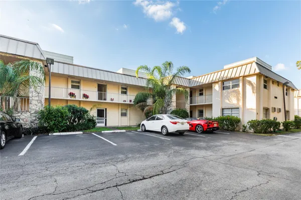 $2,100 | 10693 North Military Trail, Unit 14, Palm Beach Gardens, FL 33410