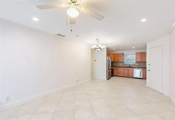 $2,100 | 10693 North Military Trail, Unit 14, Palm Beach Gardens, FL 33410