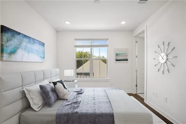 $3,300 | 2624 Metcalfe Road, Unit 8, Austin, TX 78741